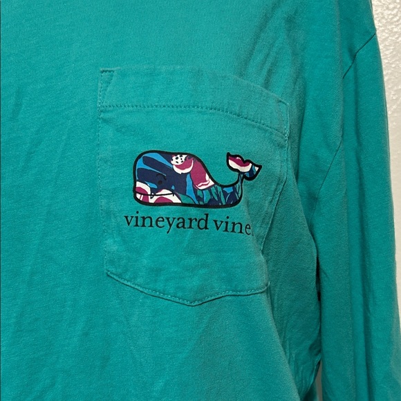 Vineyard Vines Teal Shirt with Floral Whale sz small - Picture 3 of 7